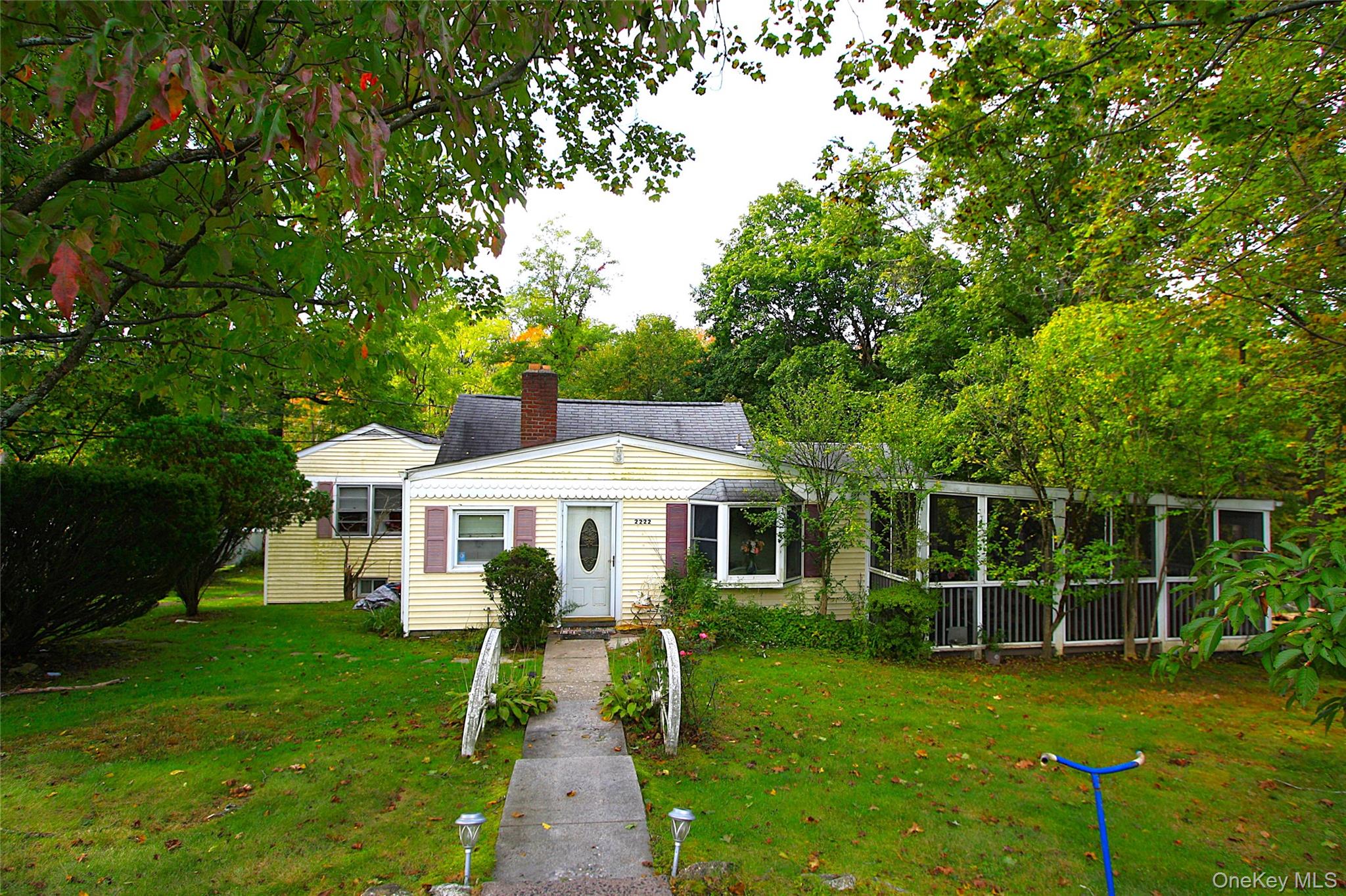 Bring your contractor to this amazing opportunity in Yorktown! Just mi...