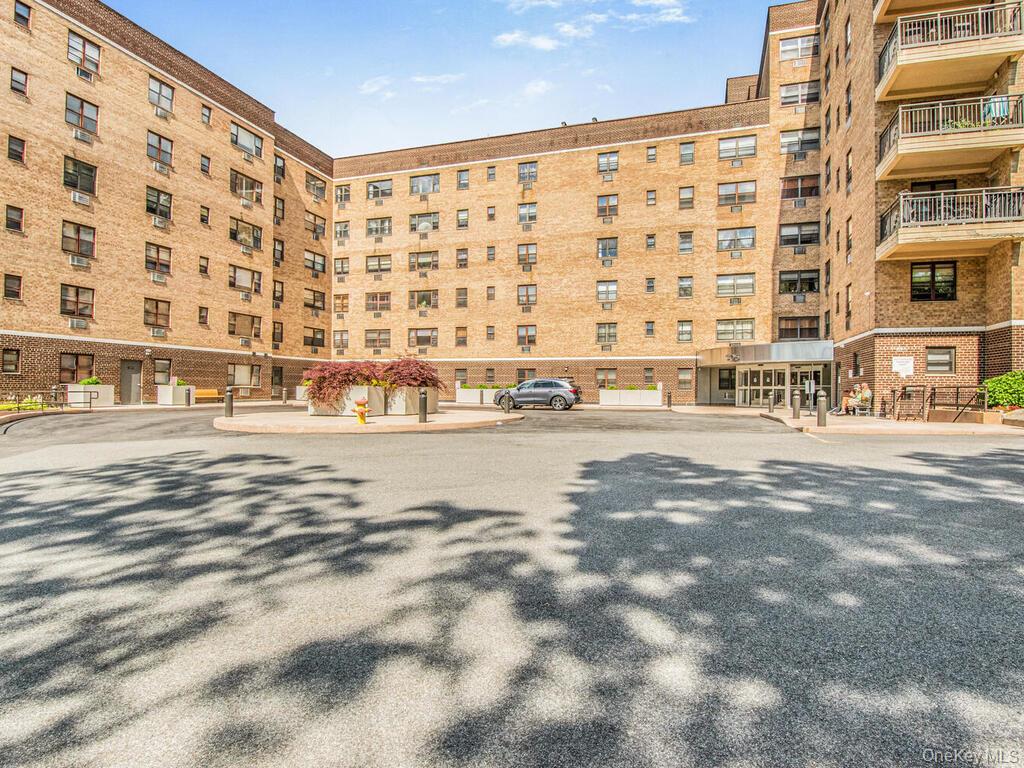 Welcome to this lovely 3rd floor 1 bedroom coop located in White Plain...