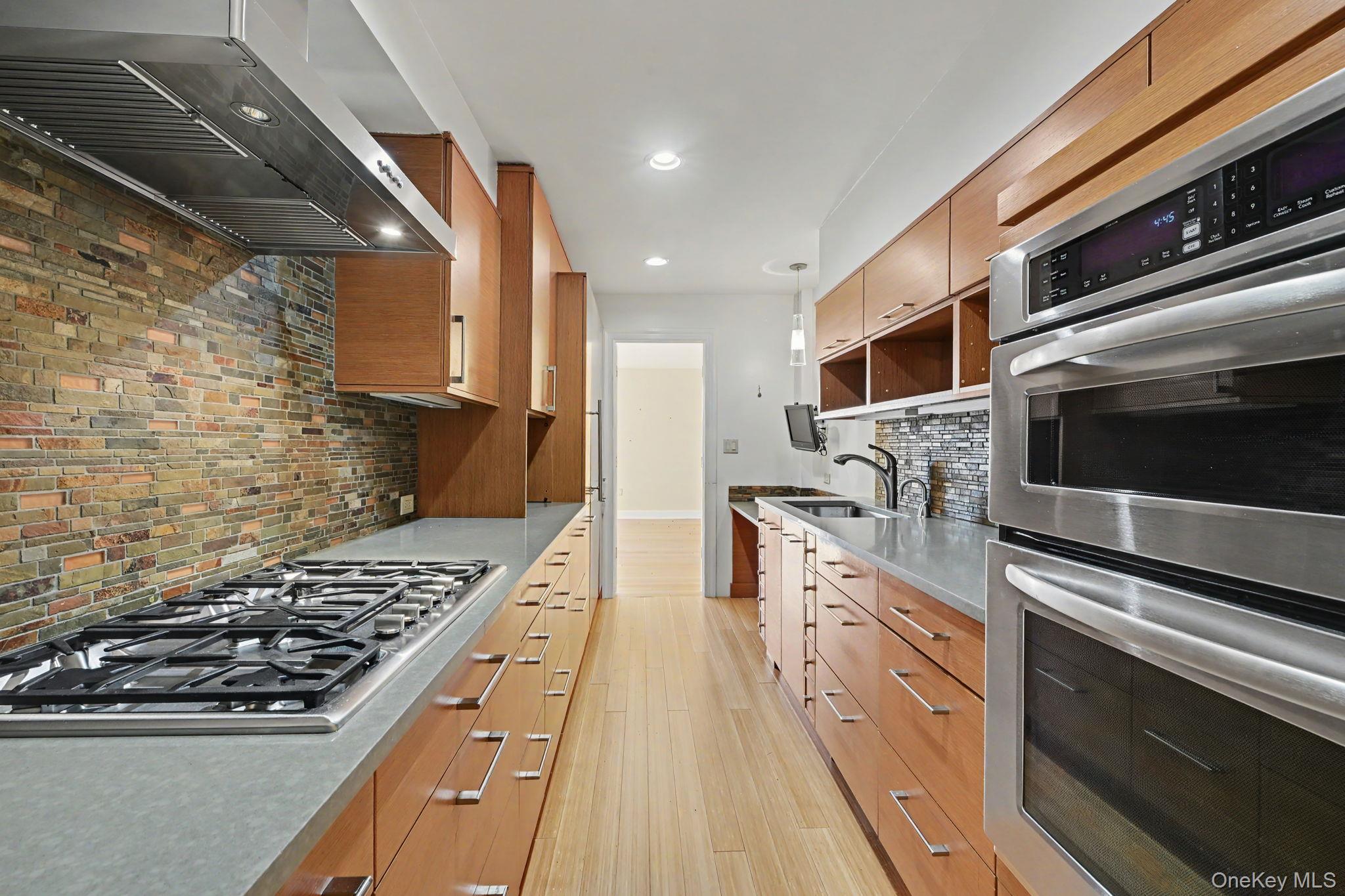 Photo 4 of this property