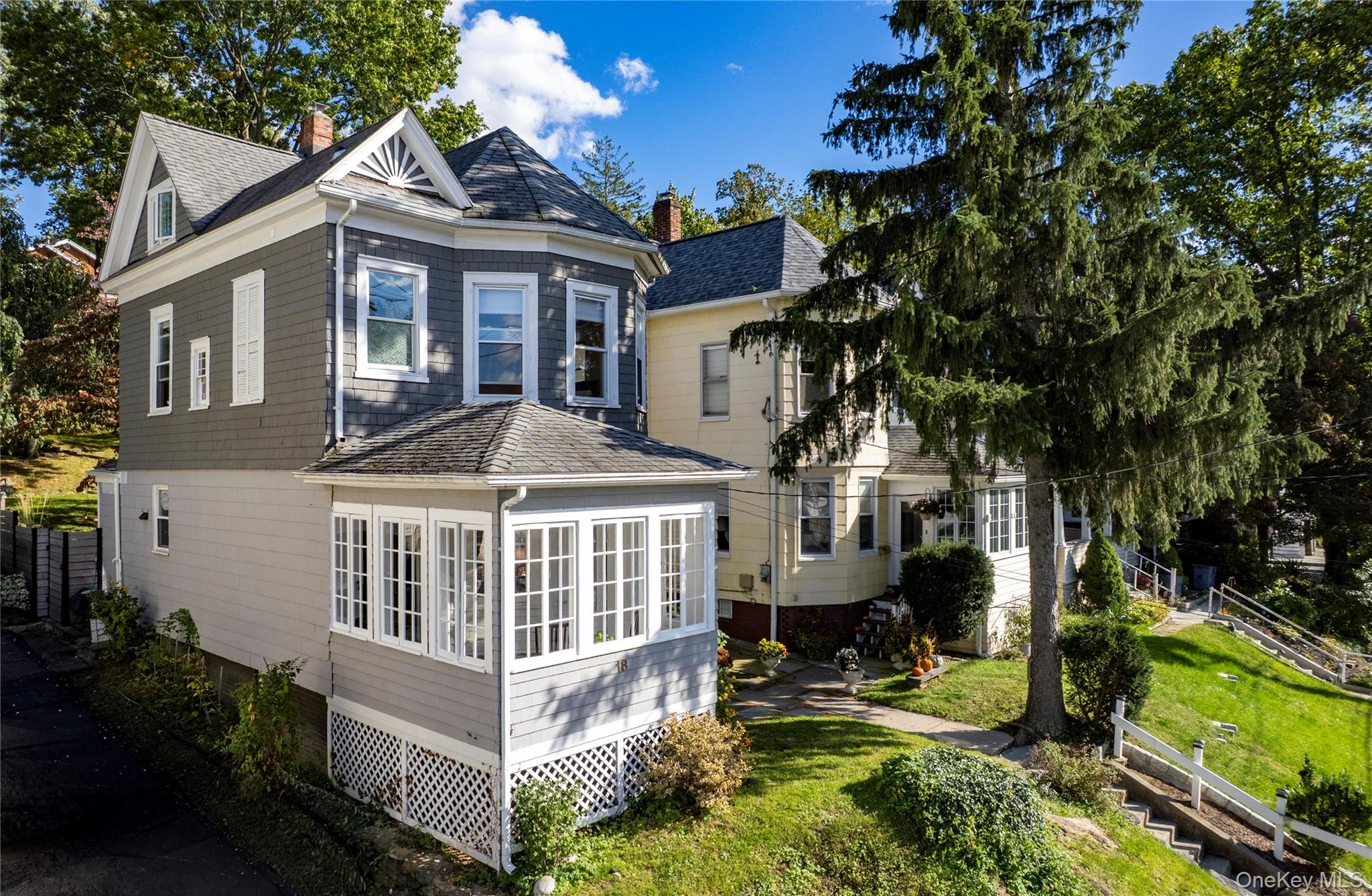 Classic Ossining Character with Thoughtful Modern Improvements

Welcom...
