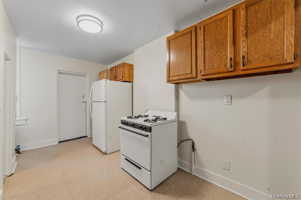 Photo 4 of this property