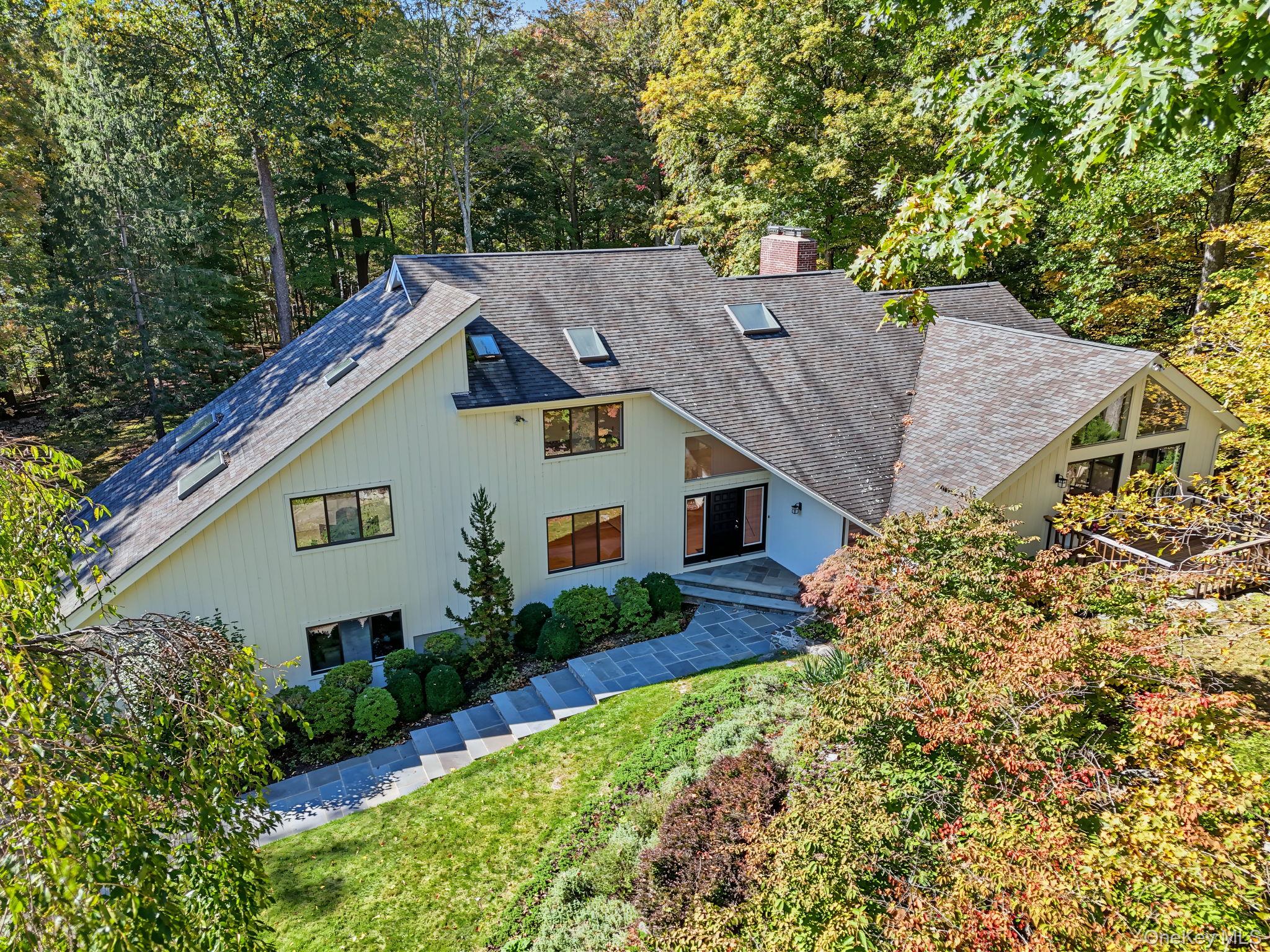 This house has it all! Located in Armonk’s coveted Whippoorwill area,...