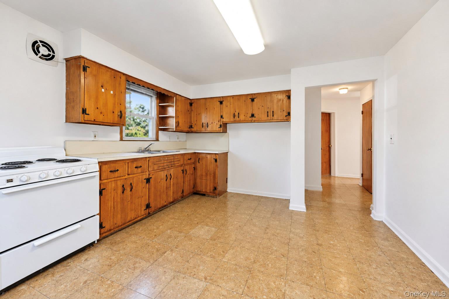 Photo 6 of this property