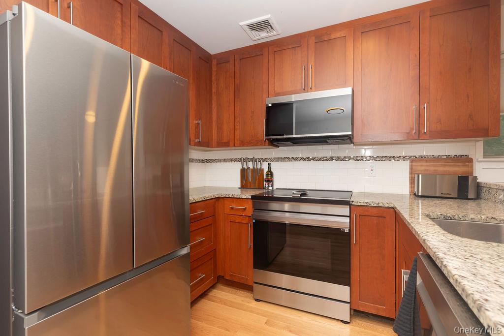 Photo 4 of this property