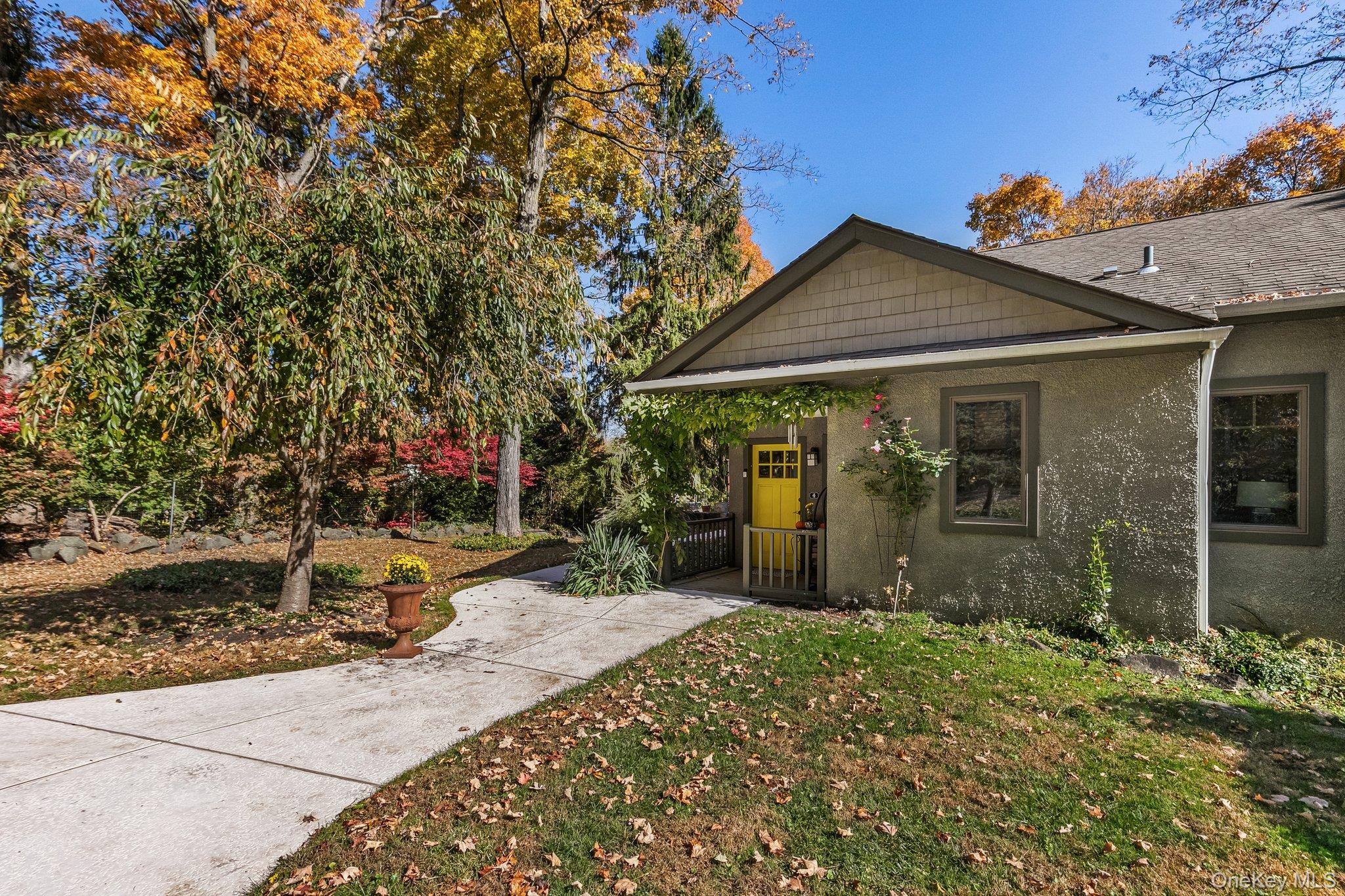 SHORT TERM FURNISHED RENTAL AVAILABLE JANUARY 20th - APRIL 20th, 2027....