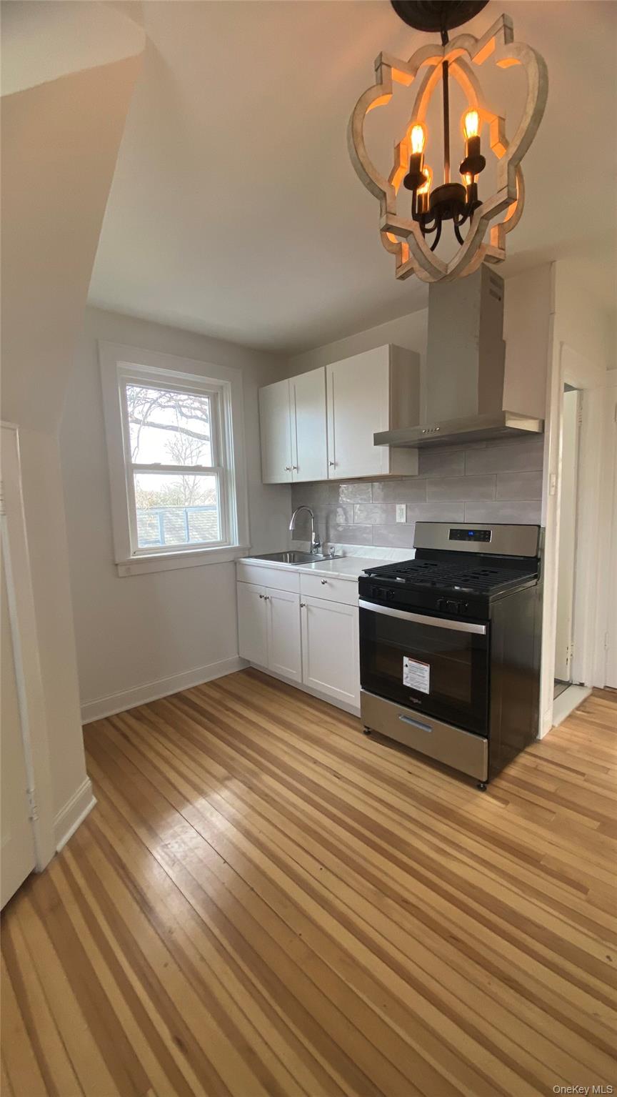 Photo 4 of this property
