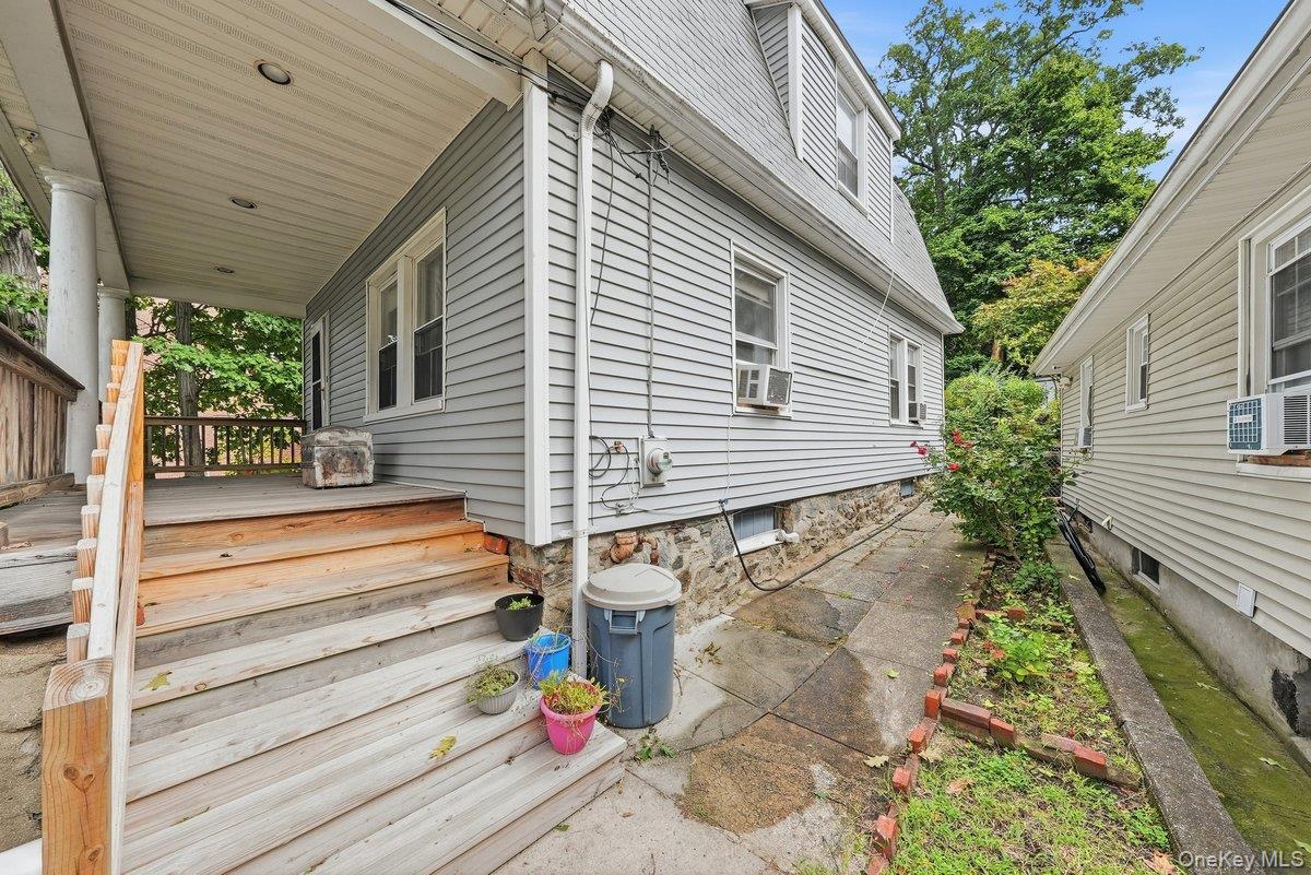 Photo 4 of this property