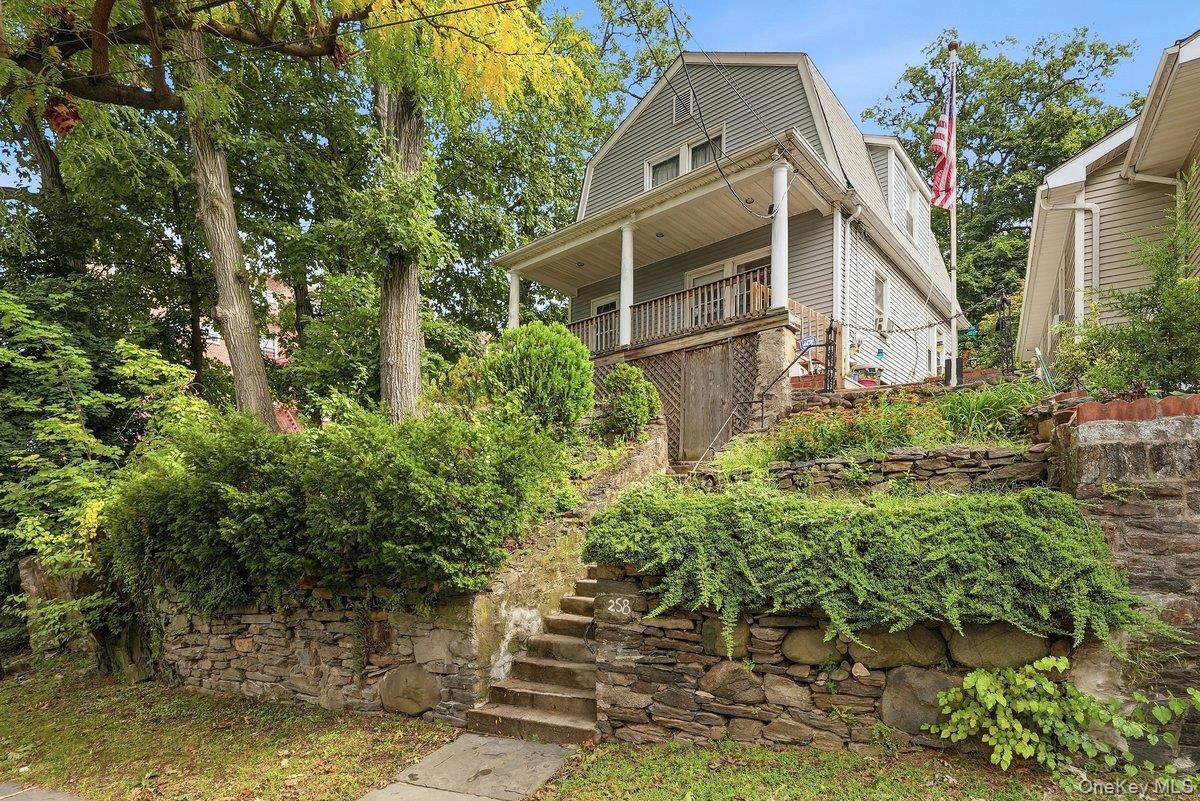 Photo 3 of this property