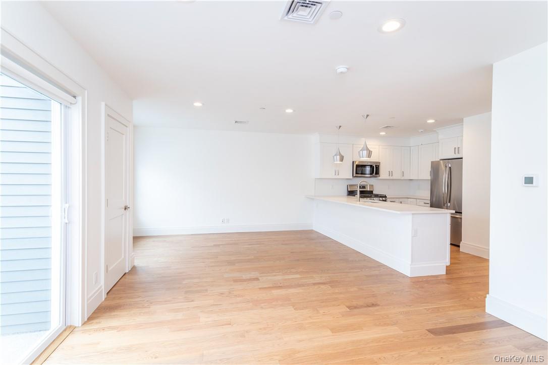 Photo 4 of this property