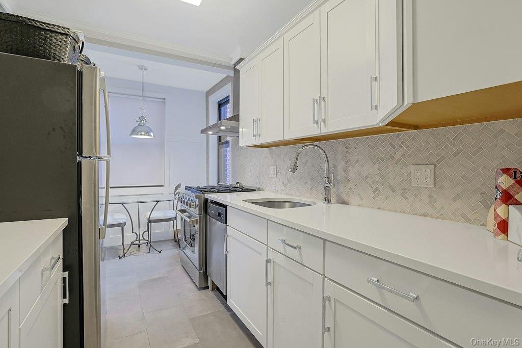 Photo 6 of this property