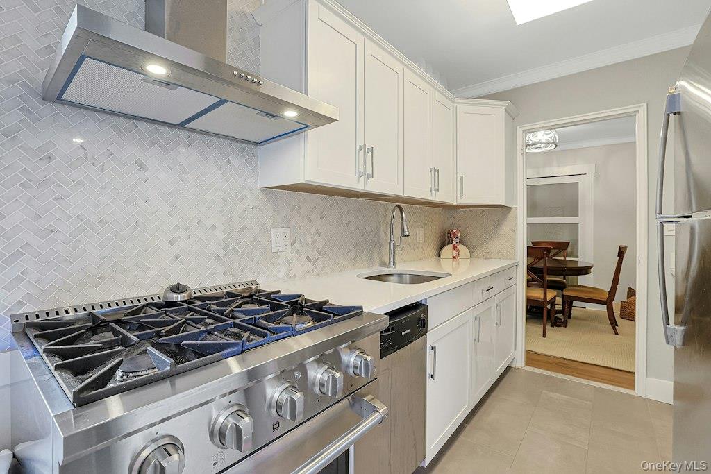 Photo 9 of this property