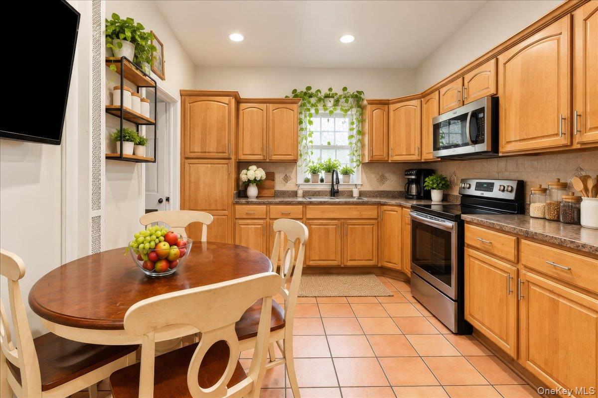 Photo 4 of this property