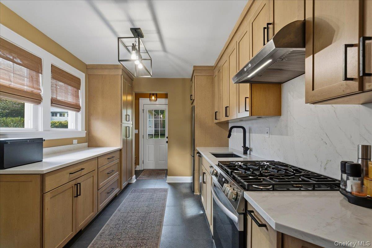 Photo 9 of this property