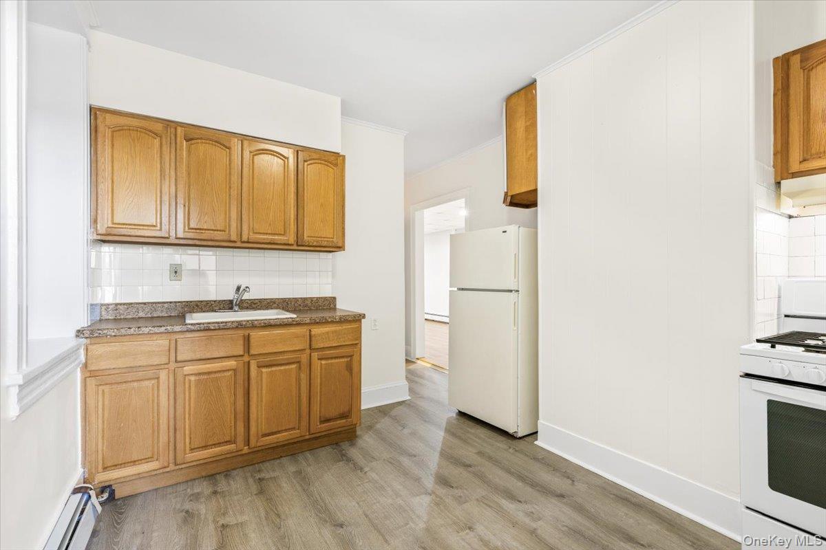 Photo 4 of this property