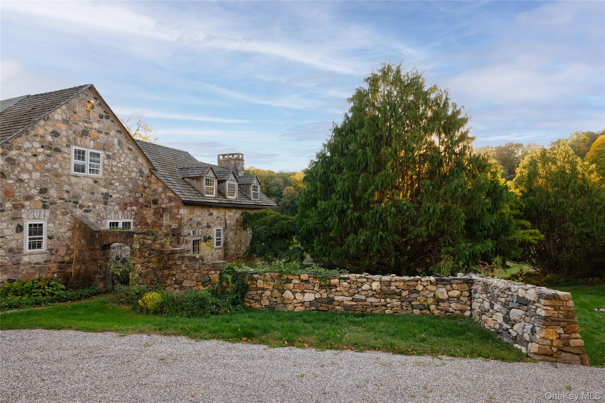 Photo 4 of this property