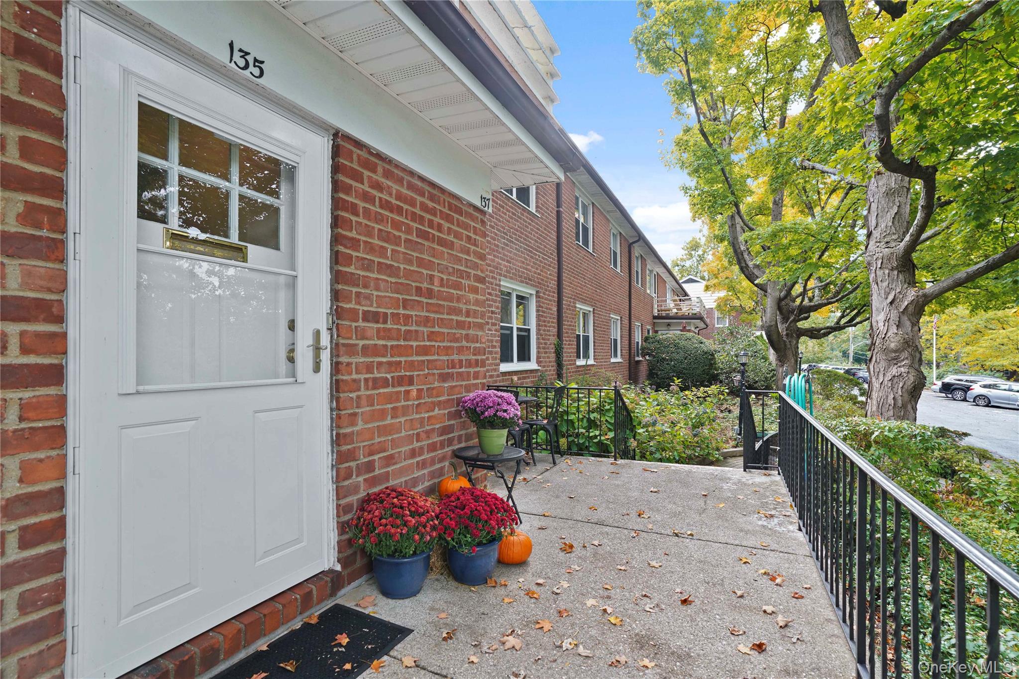Beautifully updated three-bedroom co-op home in Half Moon’s desirable...