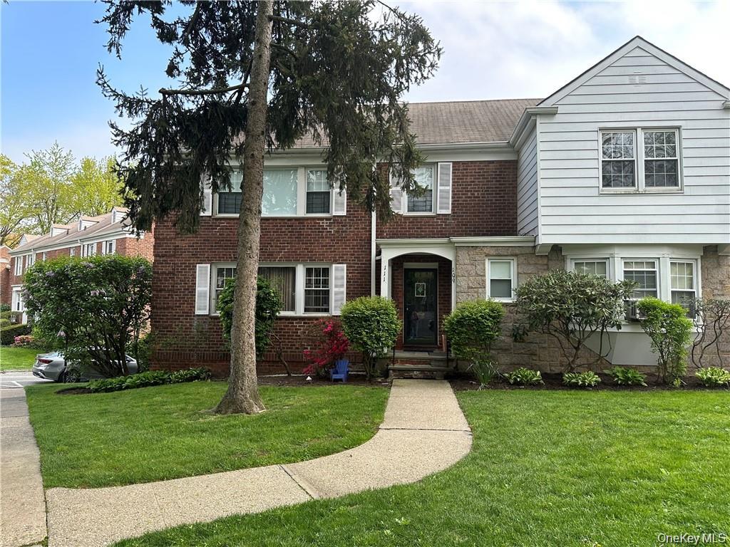 Welcome home to idyllic Bronxville Knolls! This immaculate one bedroom...