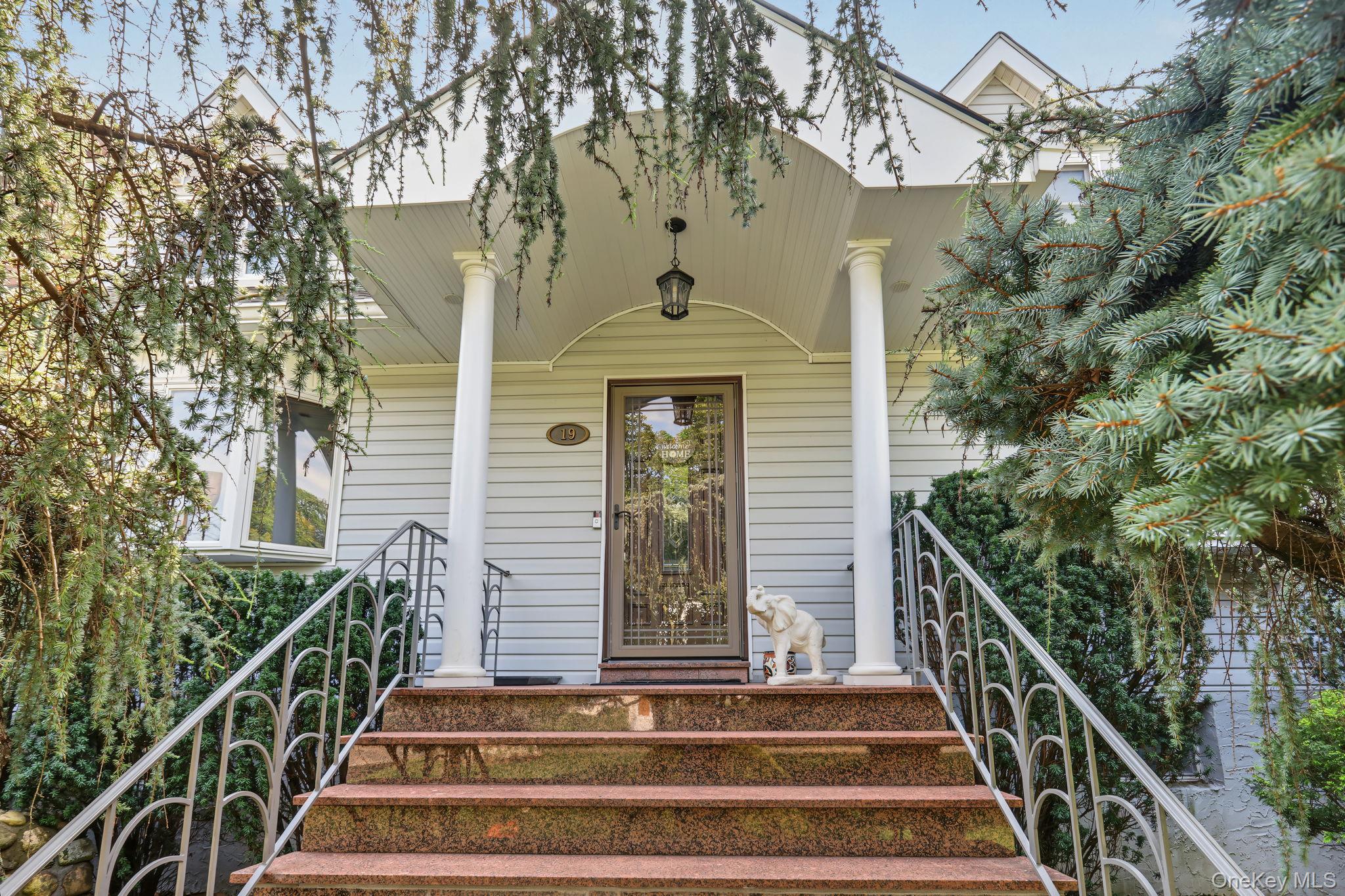 Perfectly positioned in the heart of Harrison, this timeless 4-bedroom...