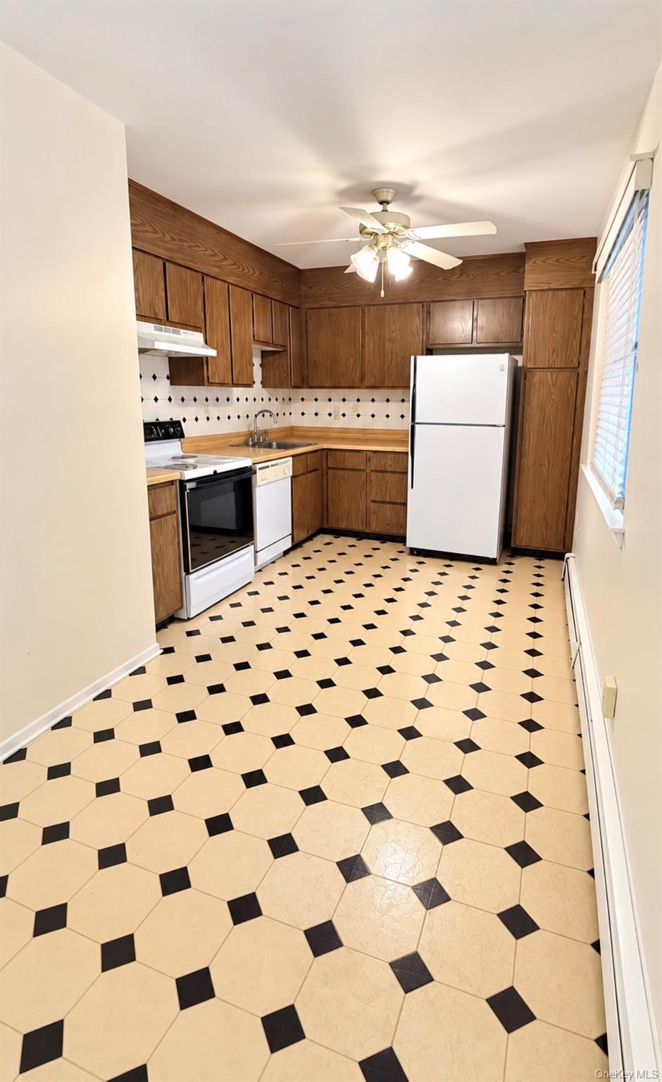 Photo 4 of this property