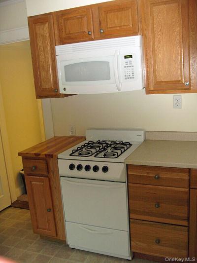Photo 4 of this property