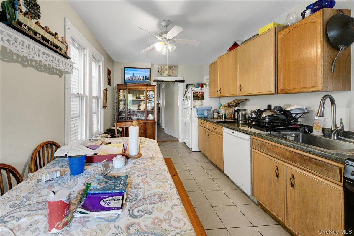 Photo 4 of this property