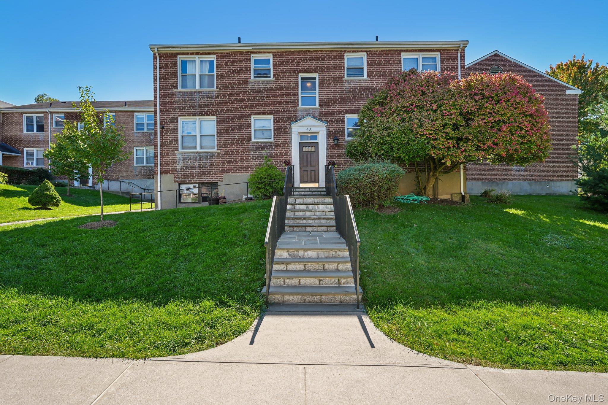 Welcome to 260 Church Street, Unit 4A2 – Classic Comfort in the Heart...