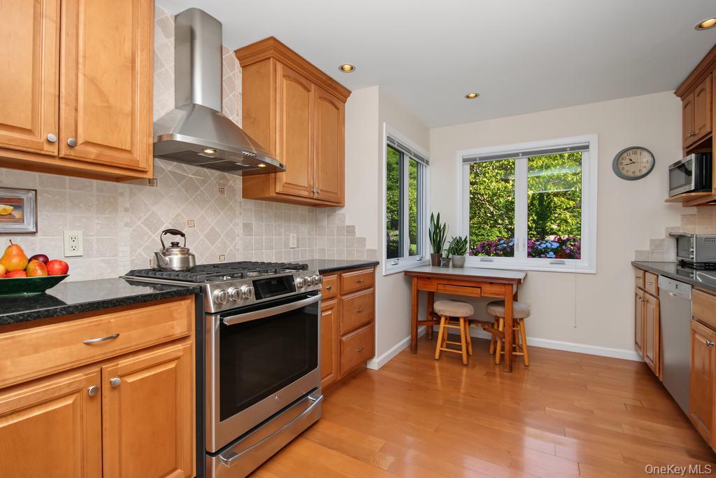 Photo 4 of this property