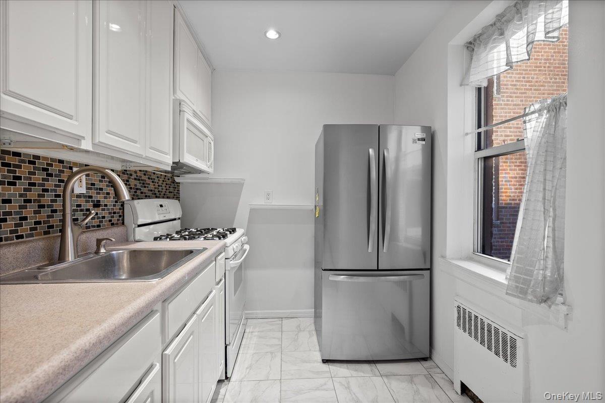 Discover comfortable, connected living along Bronx River Road in Yonke...