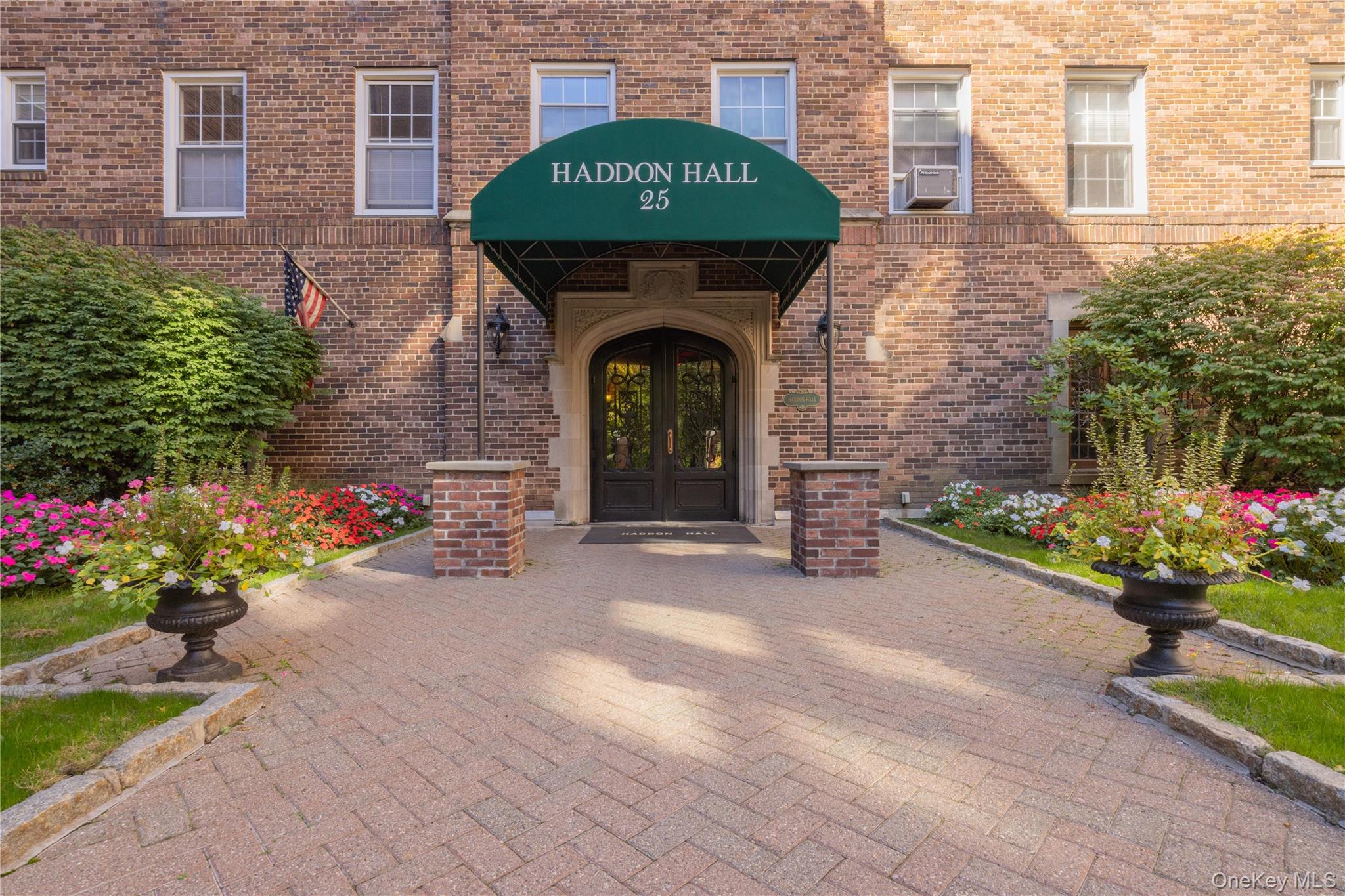 Stylish and Sophisticated! Fully renovated with high-end finishes and...