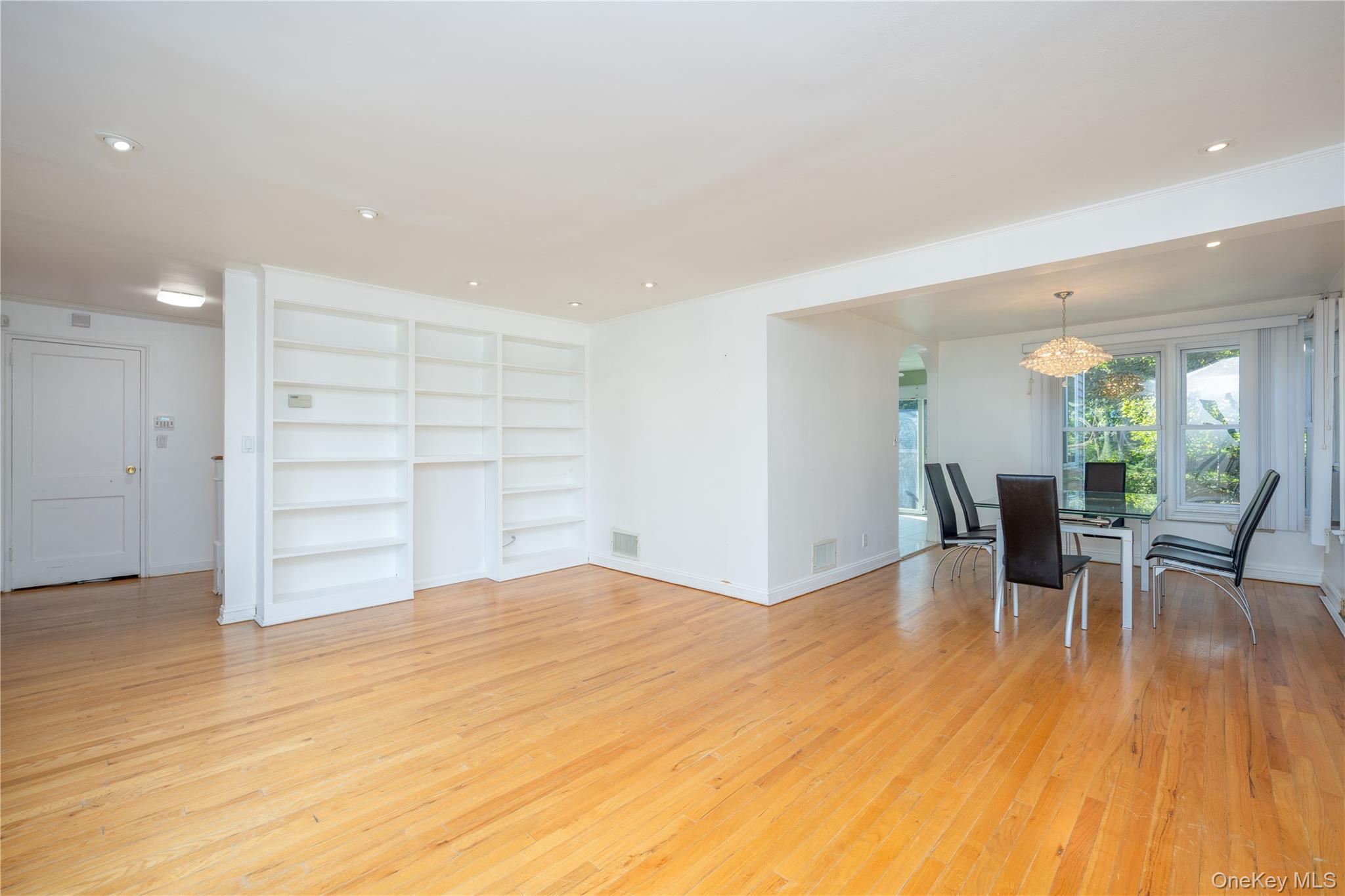 Photo 4 of this property