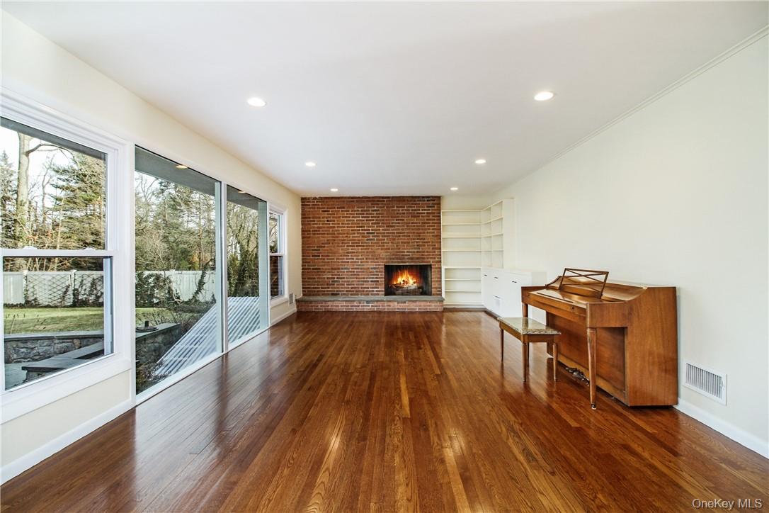 Photo 4 of this property