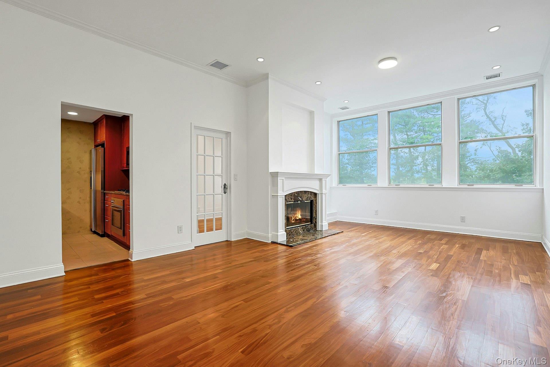 Photo 4 of this property
