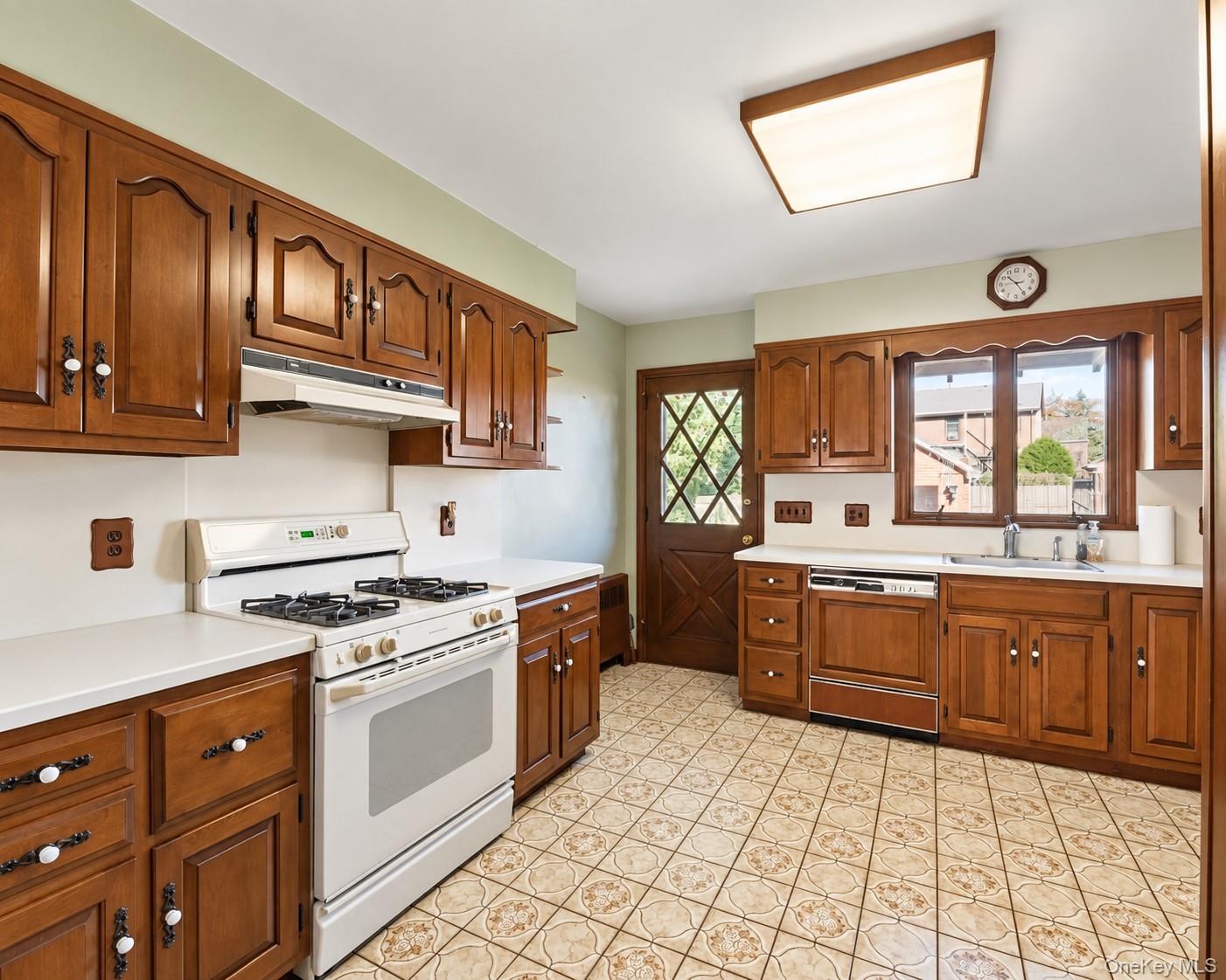 Photo 6 of this property
