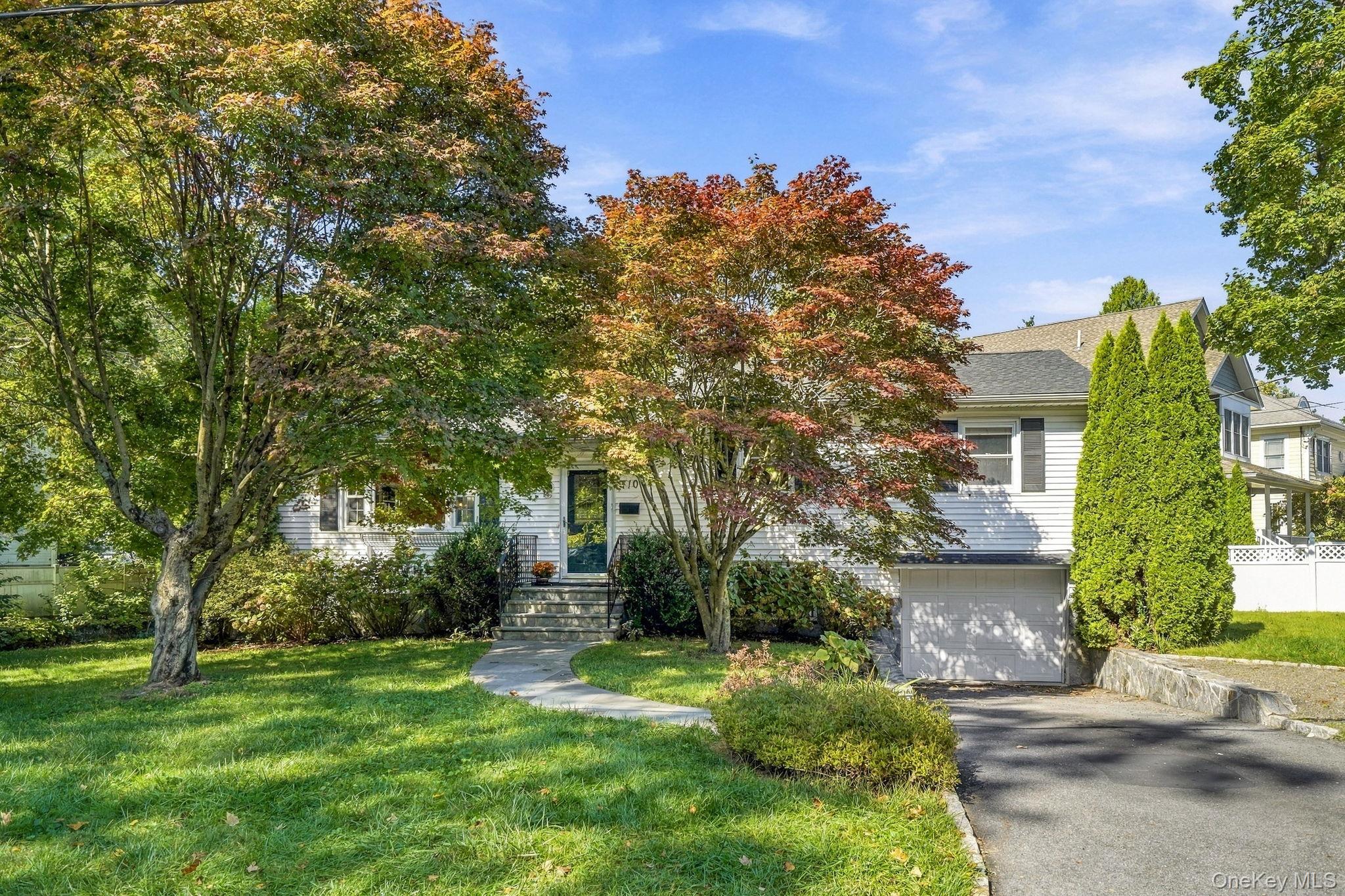This move-in-ready home offers 3 bedrooms, 2 bathrooms all set on a le...