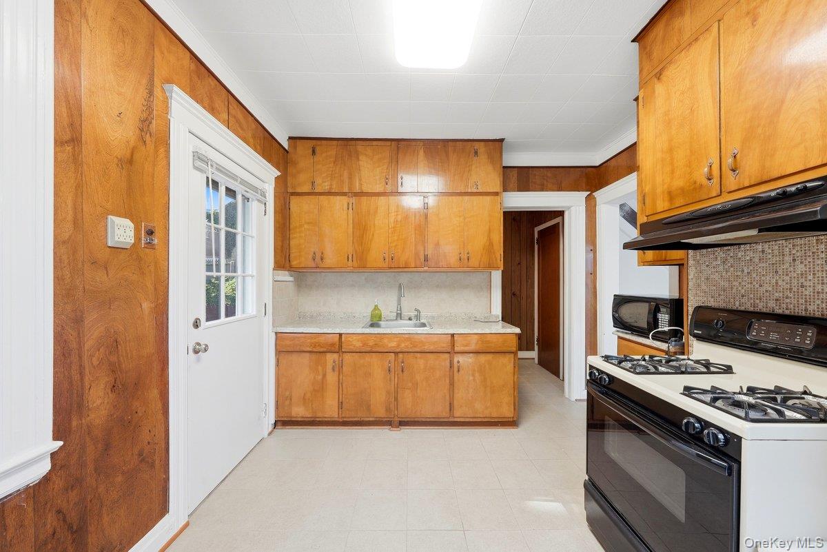 Photo 13 of this property
