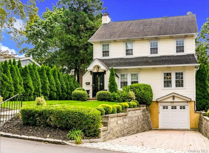 Impeccably Maintained Stunning Single Family Home for Rent, Nestled ne...