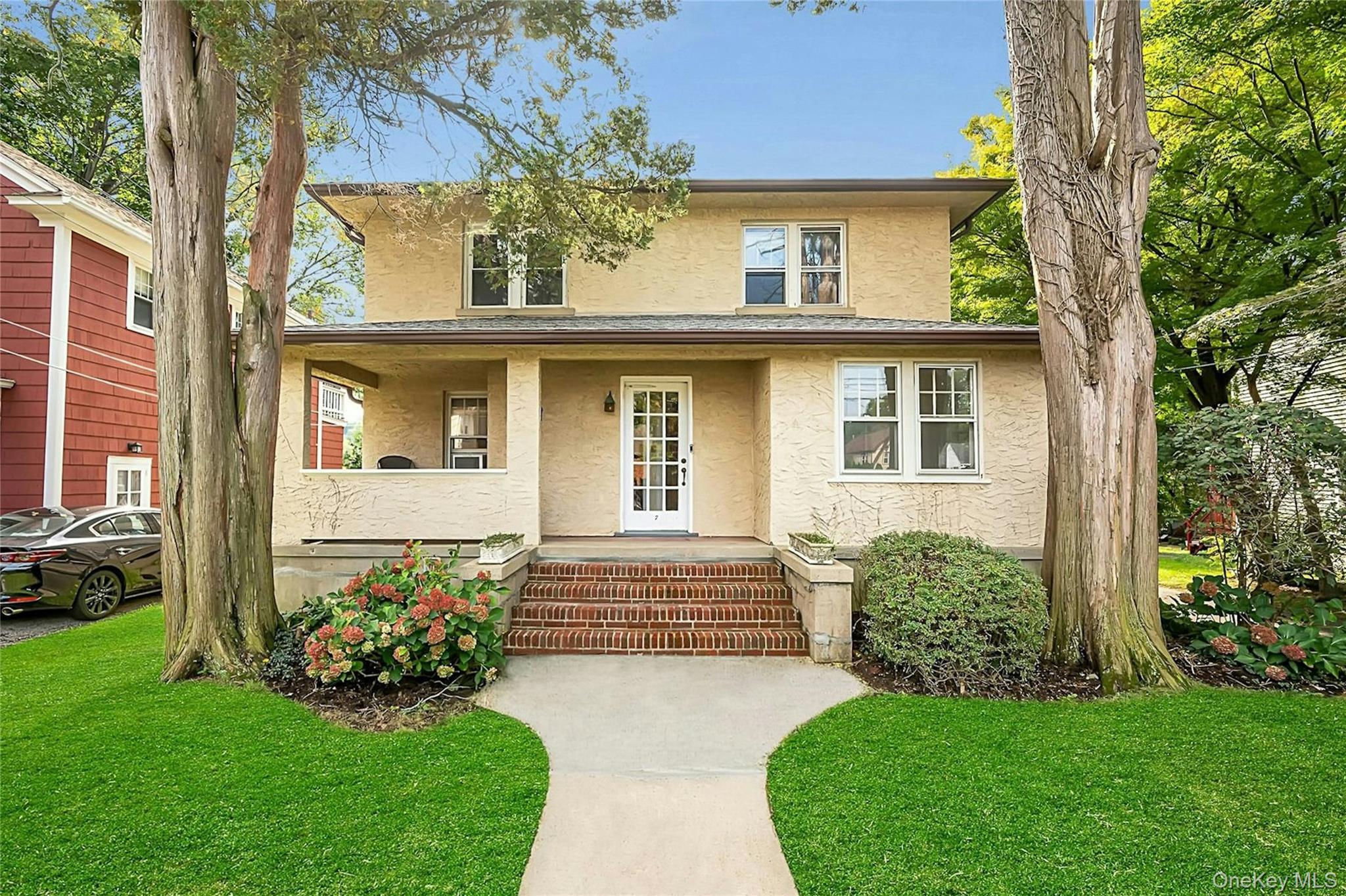 Tucked away in the highly sought-after Webber Park neighborhood of his...