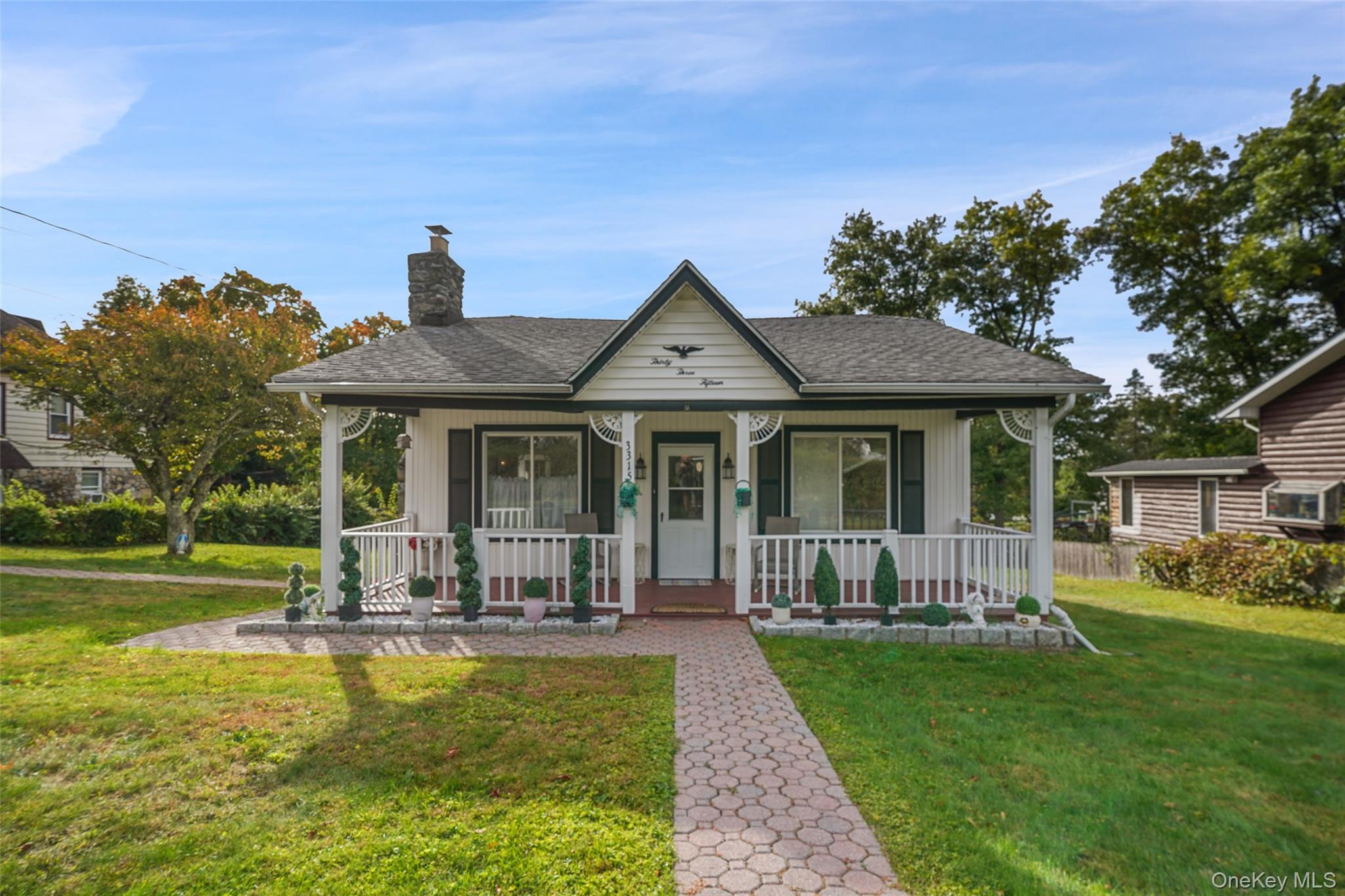Looking for a country charmer in a location convenient to all then you...