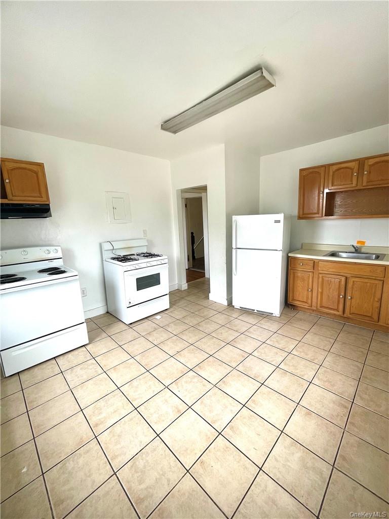 Photo 4 of this property