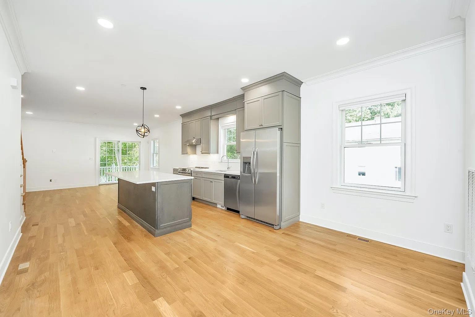 Photo 3 of this property