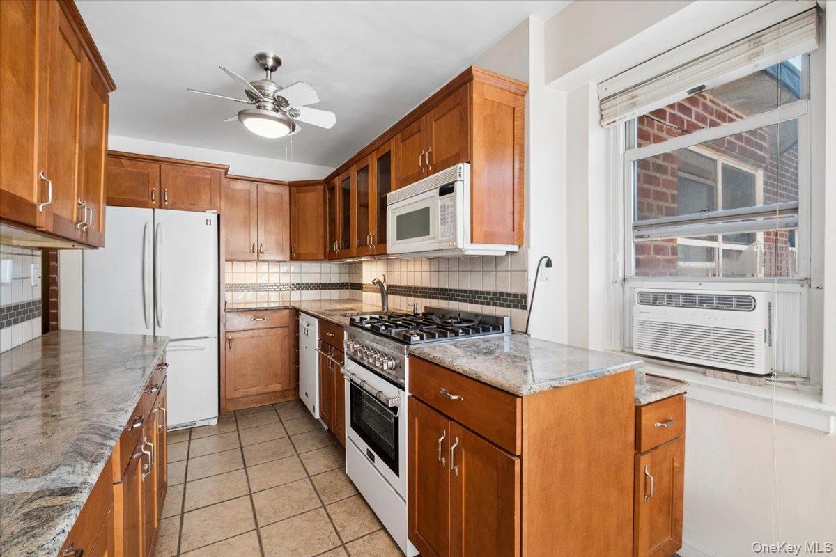 Photo 4 of this property