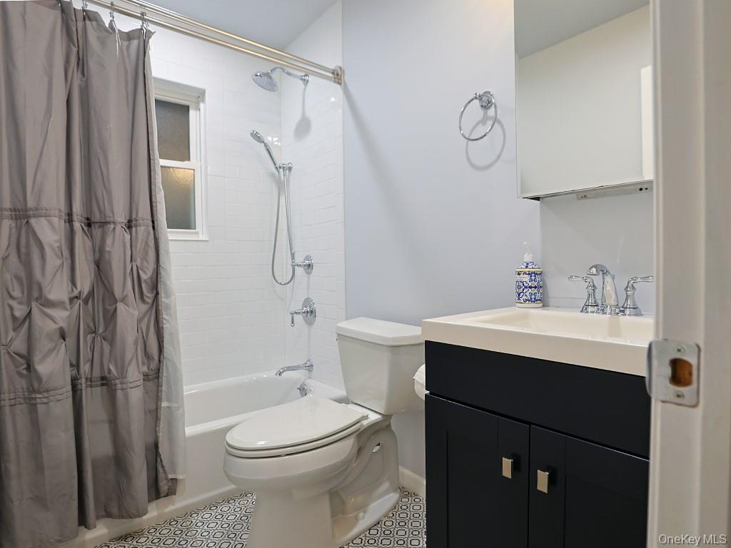 Photo 4 of this property