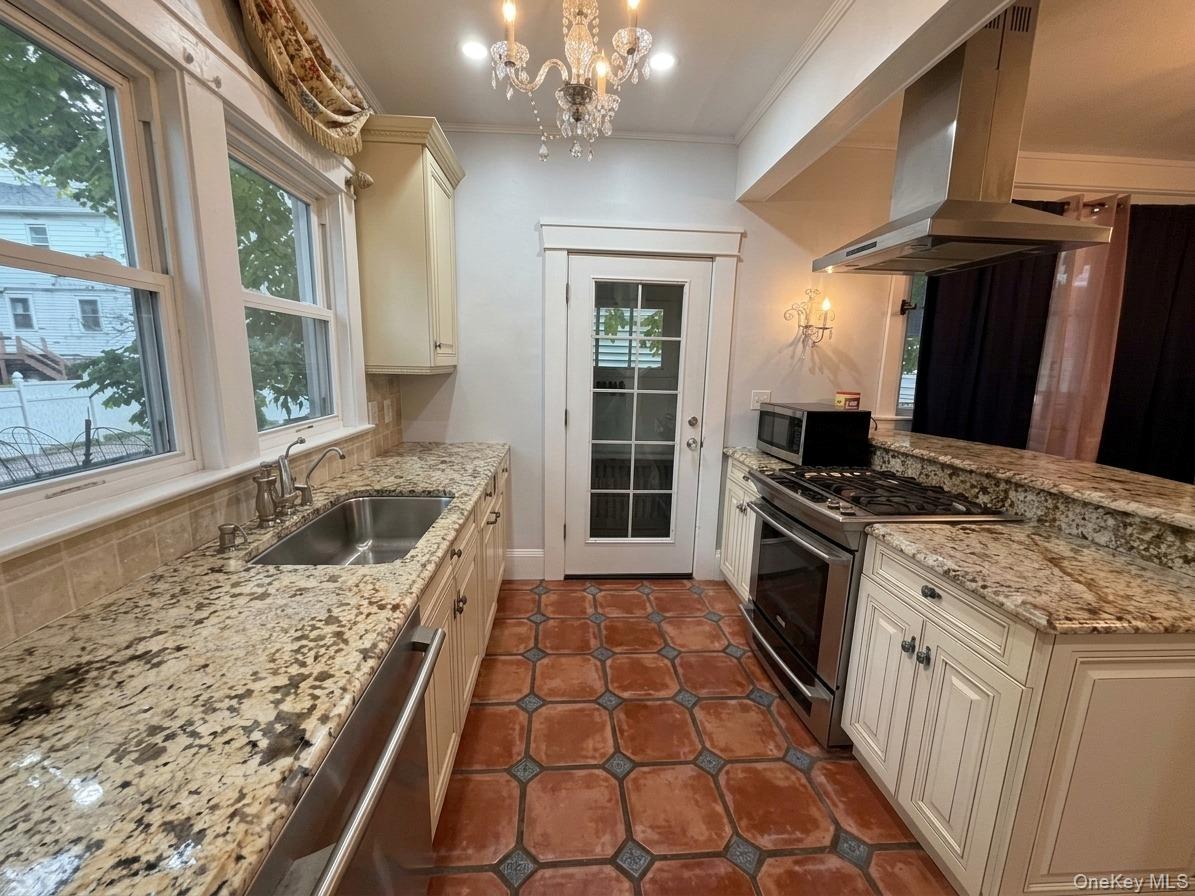Photo 6 of this property