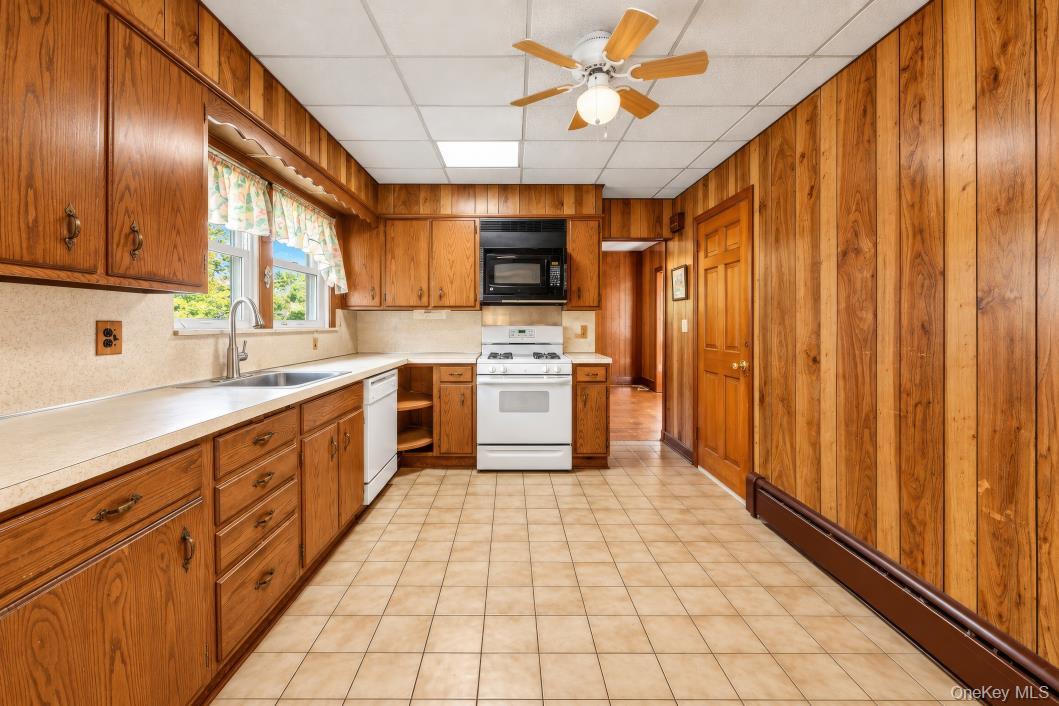 Photo 4 of this property