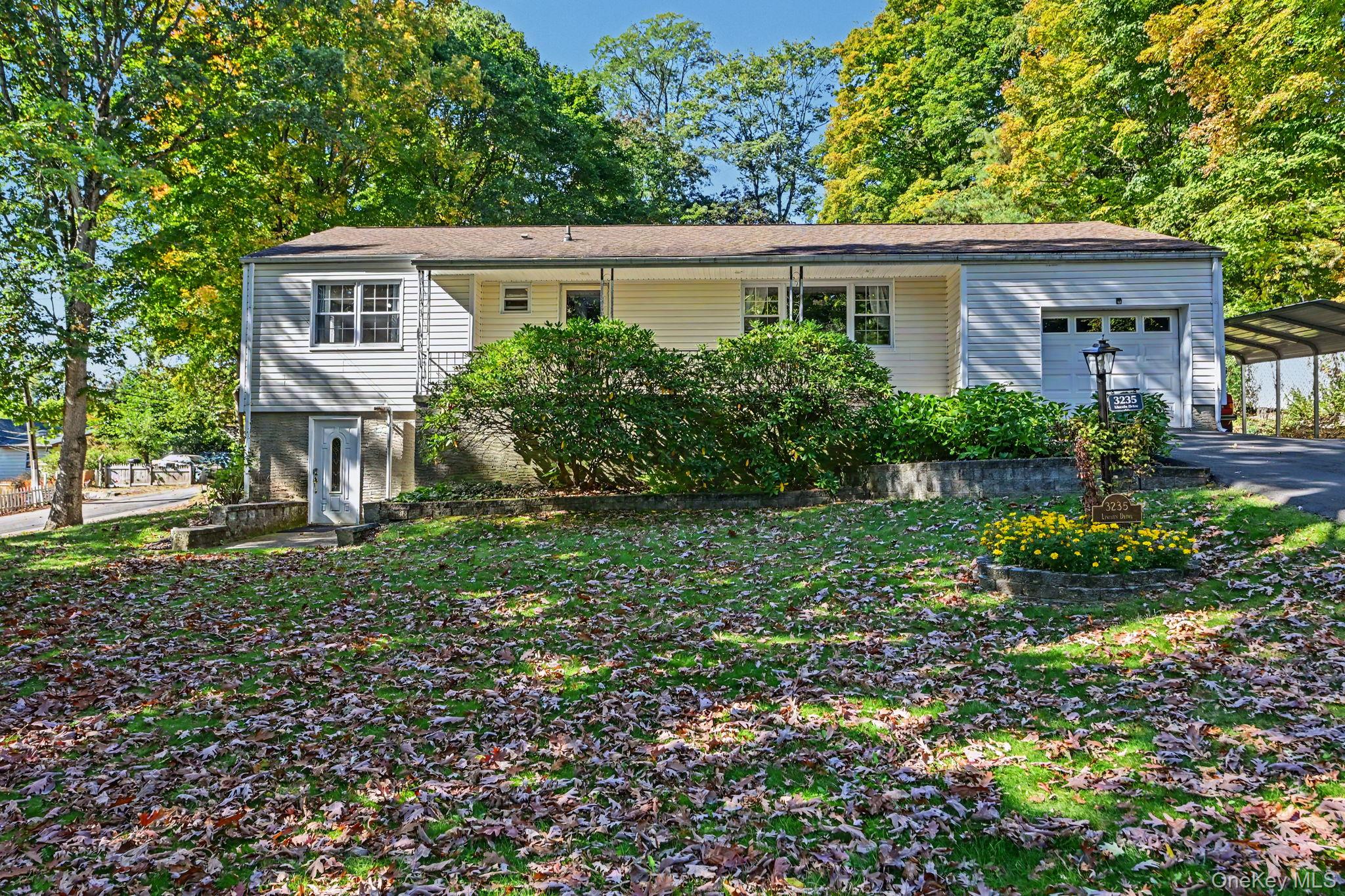 Ranch living on a beautiful corner lot in Mohegan Lake.
This delightfu...