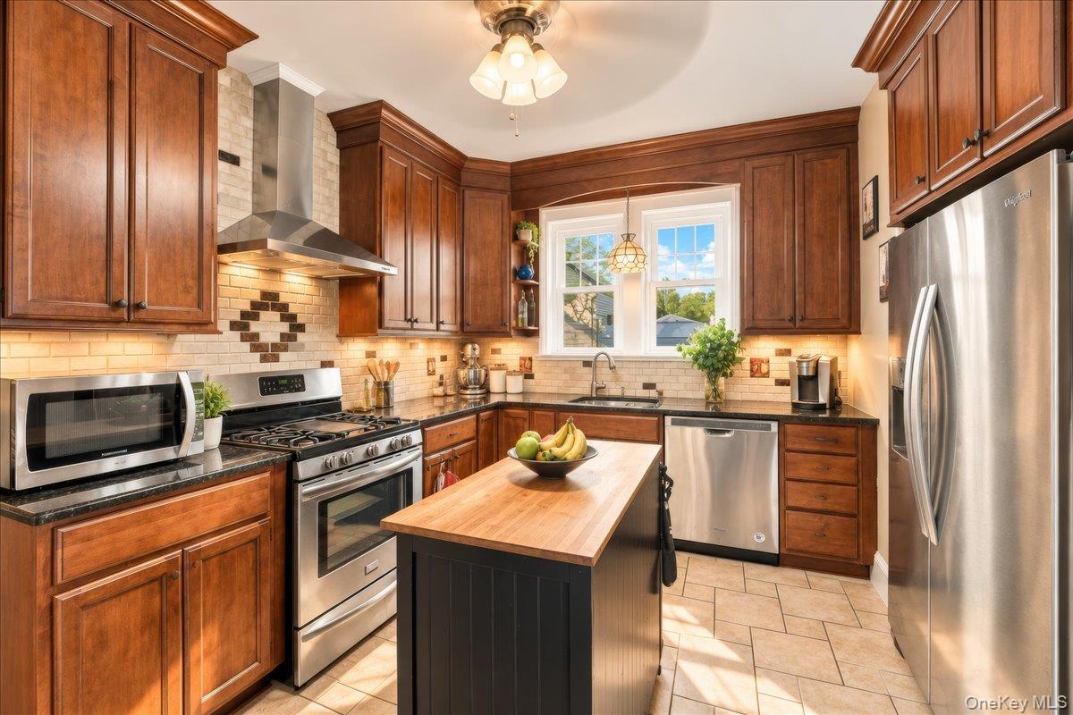 Photo 7 of this property