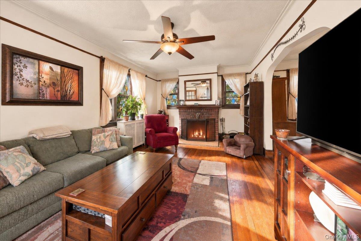 Photo 4 of this property