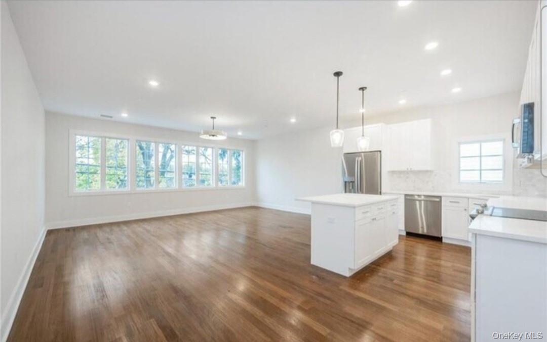 Newer 3 bedroom apartment in the city of Rye close to schools, town an...