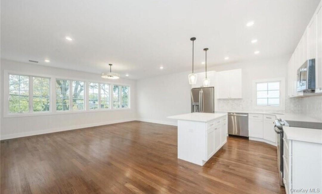 Photo 4 of this property