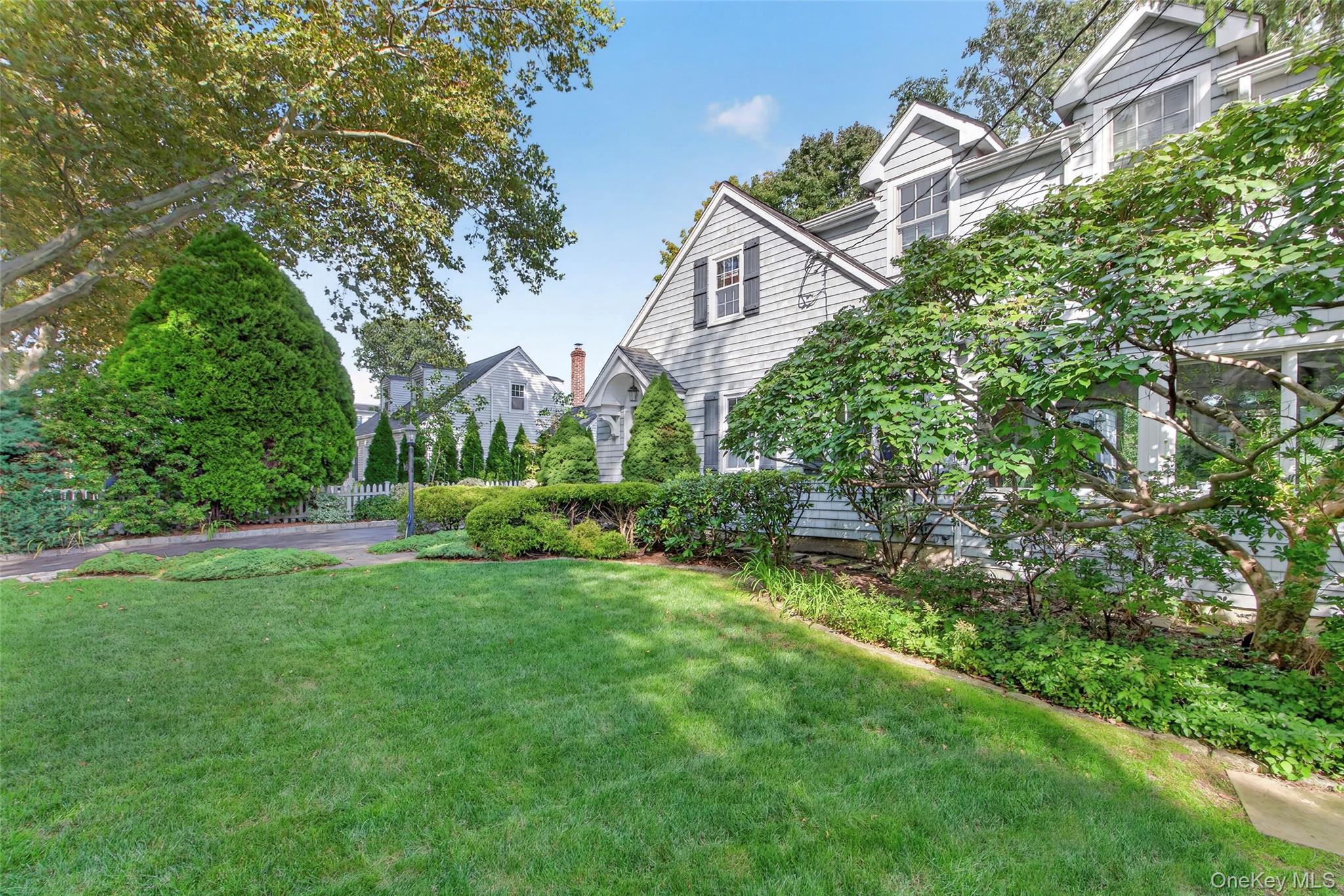 Photo 4 of this property